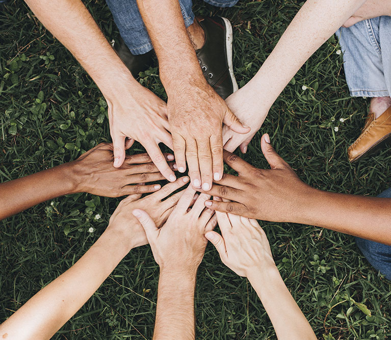 Kopfzeile - ESG: Environmental, Social, Governance - Verantwortung gegenüber den Gemeinschaften und dem Territorium