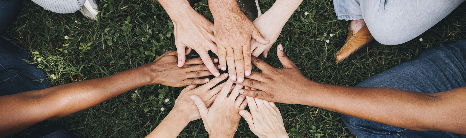 Kopfzeile - ESG: Environmental, Social, Governance - Verantwortung gegenüber den Gemeinschaften und dem Territorium